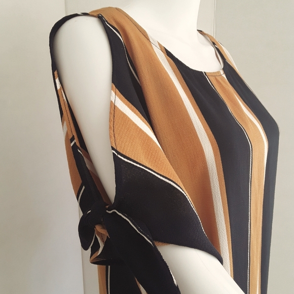 Vine & Love Tops - NWT VINE & LOVE STRIPED MUSTARD COLD SHOULDER TOP SZ L